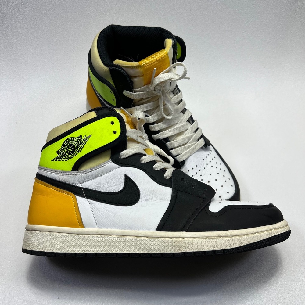 Nike Air Jordan 1 Retro High OG Volt Gold White Black 555088-118 Mens 9.5